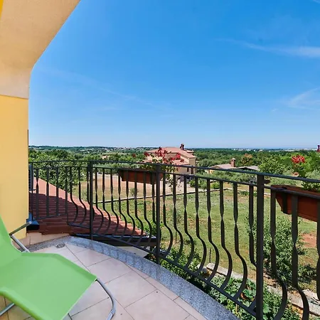 Villa Mirna *